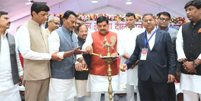 राज्य सरकार किसान, उद्योग और व्यापार को साथ लेकर तैयार कर रही है विकास का नया मॉडल : मुख्यमंत्री   