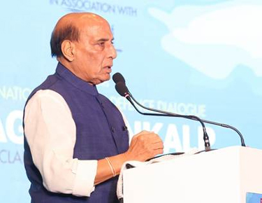 हम शांति चाहते हैं, लेकिन अशांति फैलाने वालों को शांत करना जानते हैं: राजनाथ 