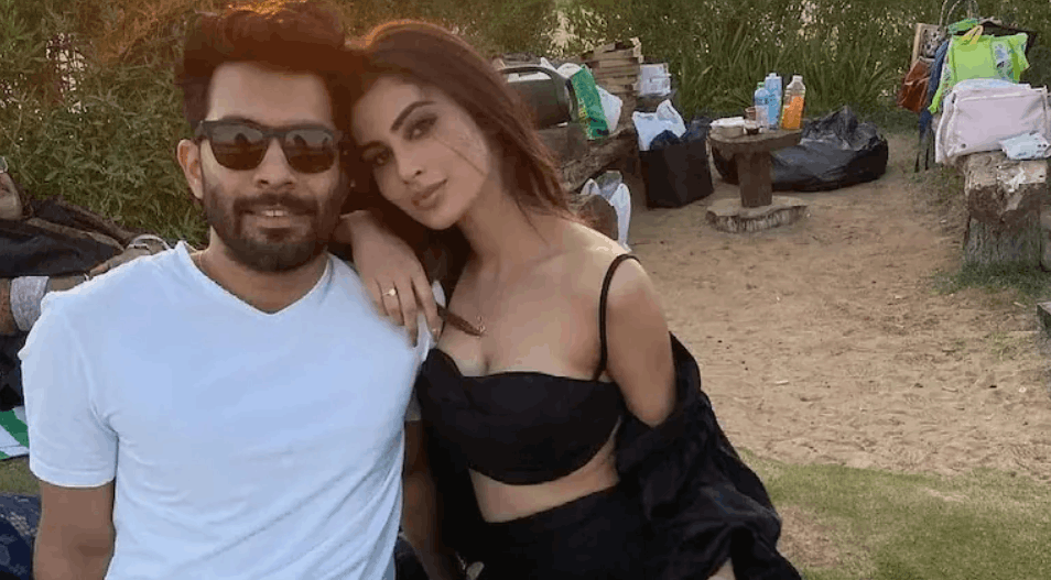 पति संग तलाक की अफवाहों पर Mouni Roy ने पहली बार दिया रिएक्शन,सोशल मीडिया पर कह डाली ये बात