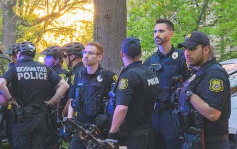 जंग के बीच अमेरिका में तड़ातड़ चली गोलियां, यहूदियों के धार्मिक स्थल पर तेज फायरिंग; मौके पर पहुंची पुलिस