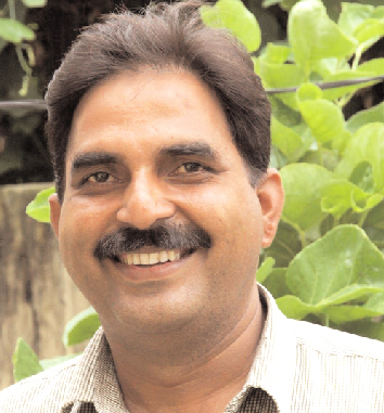 अपर्णा यादव ने जलाया सपा का झंडा, समाजवादियों ने किया पुलिस केस