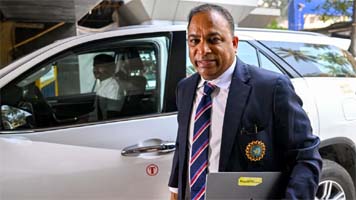 गर्लफ्रेंड की एंट्री पर लगेगा बैन! BCCI उठाने जा रही बड़ा कदम, फ्रेंचाइजियों को जल्द जारी होगी एडवाइजरी