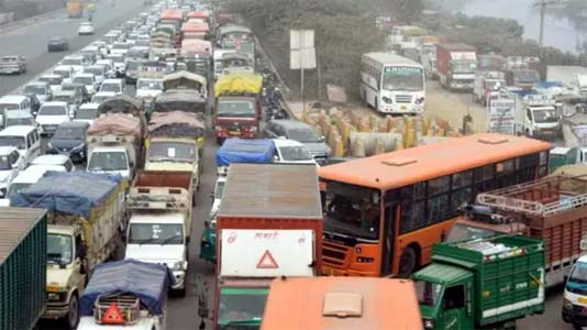 दिल्ली में कमर्शियल वाहनों की एंट्री हुई महंगी, MCD ने 53% तक बढ़ाया ECC, आम आदमी पर ऐसे पड़ेगा असर