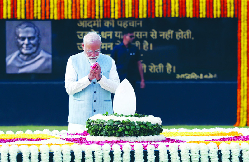 प्रधानमंत्री मोदी, भाजपा के शीर्ष नेताओं ने वाजपेयी की पुण्यतिथि पर श्रद्धांजलि दी 