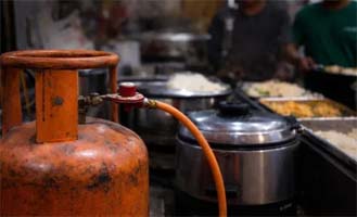 शादी के लिए गैस सिलेंडर बुक करने से पहले जान लें सरकार की नई गाइडलाइन, वरना हो सकती है जेल