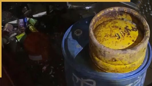 इंदौर में अमोनिया गैस के रिसाव से मचा हड़कंप, सांस लेने में तकलीफ होते ही बाहर निकले लोग