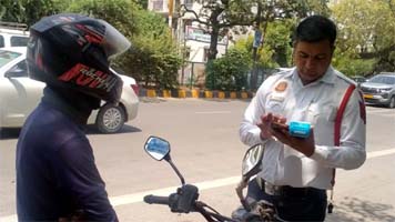 ट्रैफिक नियम तोड़ने पर सस्पेंड होगा ड्राइविंग लाइसेंस, दिल्ली में लागू हुए नए नियम