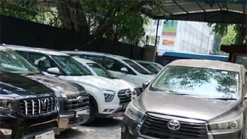 1000 कारें चुराने वाला गैंग दिल्ली में दबोचा, सरकारी बाबू निकला मास्टरमाइंड, VAHAN पोर्टल से कराते थे फर्जी रजिस्ट्रेशन