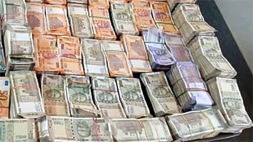 तमिलनाडु विधानसभा चुनाव: वोटिंग से पहले ₹1200 करोड़ जब्त, चुनाव अधिकारियों ने तेज की कार्रवाई