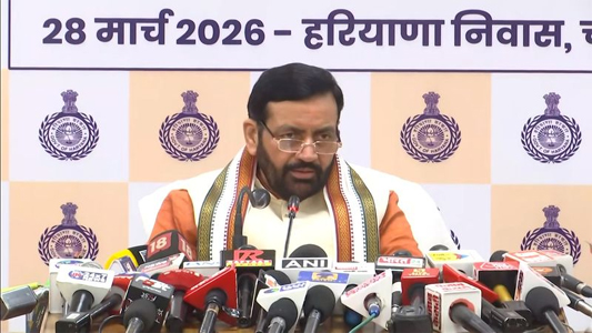 पेट्रोल पंपों पर लंबी कतारों के बीच हरियाणा के CM नायब सिंह सैनी का दावा- ईंधन और LPG की कोई कमी नहीं