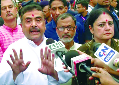 निर्माणाधीन गोदाम की छत ढही, 3 की मौत 