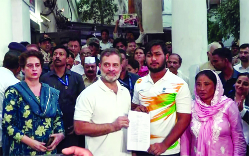 पैलेट गन से घायल युवक के मामले में प्राथमिकी दर्ज, राहुल का धरना समाप्त   