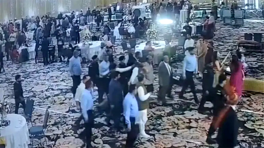 पास आया, तान दी पिस्तौल... कुछ यूं बाल-बाल बचे फारूक अब्दुल्ला, वीडियो आया सामने