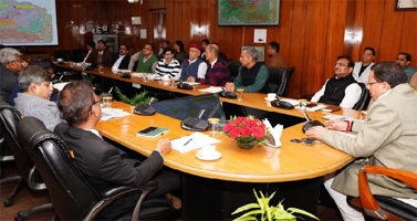 मुख्यमंत्री ने की राज्य में प्रस्तावित एवं निर्माणाधीन रेल परियोजनाओं की समीक्षा की 