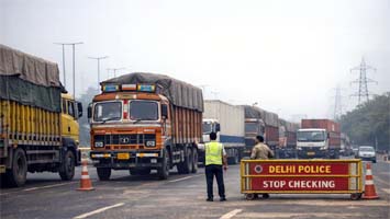 दिल्ली में कमर्शियल गाड़ियों की एंट्री हुई महंगी, ECC बढ़ा, जानें अब चुकानी होगी कितनी फीस