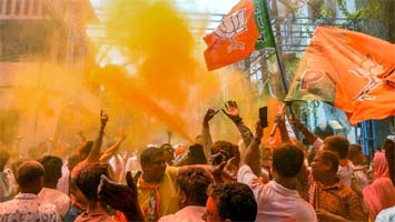 बंगाल में बीजेपी की बंपर जीत की बांग्लादेश तक गूंज, सरहद पार हलचल और बयानों का दौर