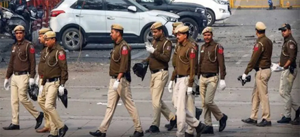 परीक्षा के बीच नोएडा में करीब एक दर्जन स्कूलों में बम होने की धमकी, खाली कराए गए स्कूल