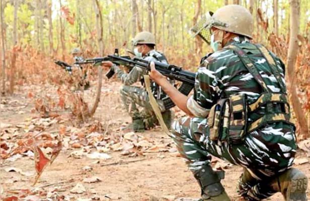 छत्तीसगढ़ : बीजापुर में सुरक्षाबलों के साथ मुठभेड़ में छह नक्सली ढेर