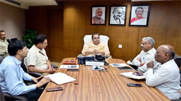 दिल्ली में खुलेंगे दो AI एक्सीलेंस सेंटर, 100 स्टार्टअप्स को मिलेगा समर्थन और 1000 युवाओं को नौकरी